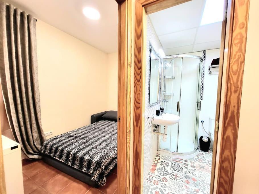 Flamenco, Apartamento Exclusivo De Dos Habitaciones En El Pleno Del Casco Antiguo, Alicante, Playa, Centro Historico, Rambla Esterno foto