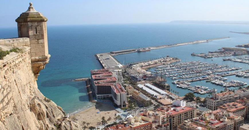Flamenco, Apartamento Exclusivo De Dos Habitaciones En El Pleno Del Casco Antiguo, Alicante, Playa, Centro Historico, Rambla Esterno foto